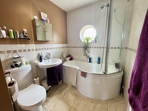 Family Bathroom- click for photo gallery